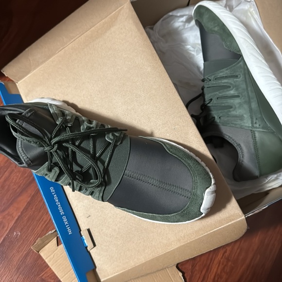 Adidas shoes tubular - Picture 2 of 4